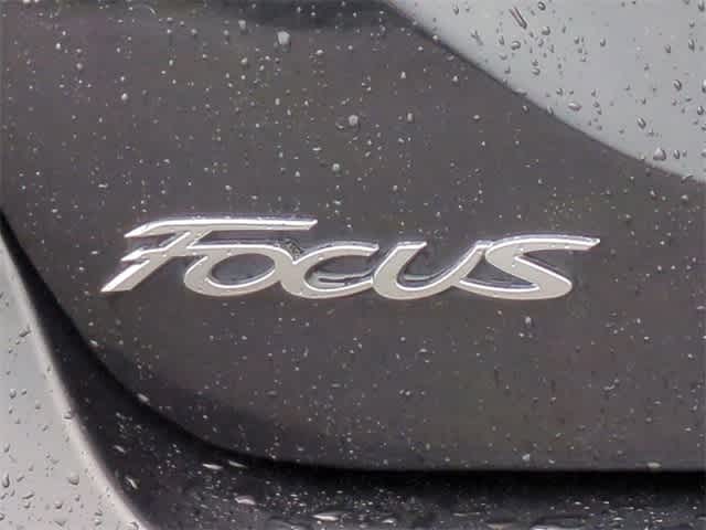 2012 Ford Focus S 11