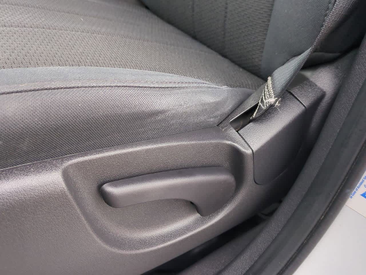 Thumbnail: 2012 Jeep Liberty - 16