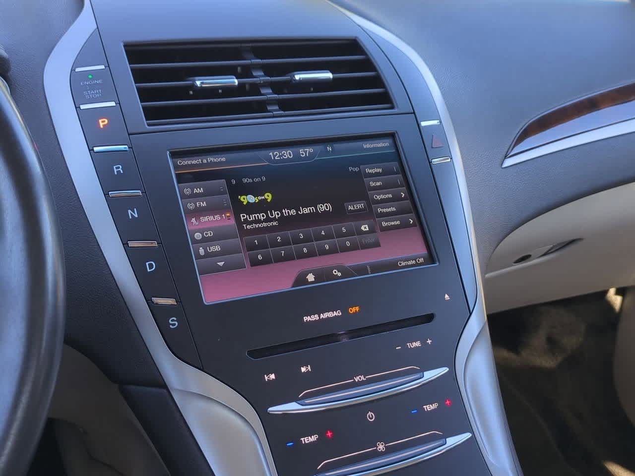 Thumbnail: 2016 Lincoln MKZ - 26