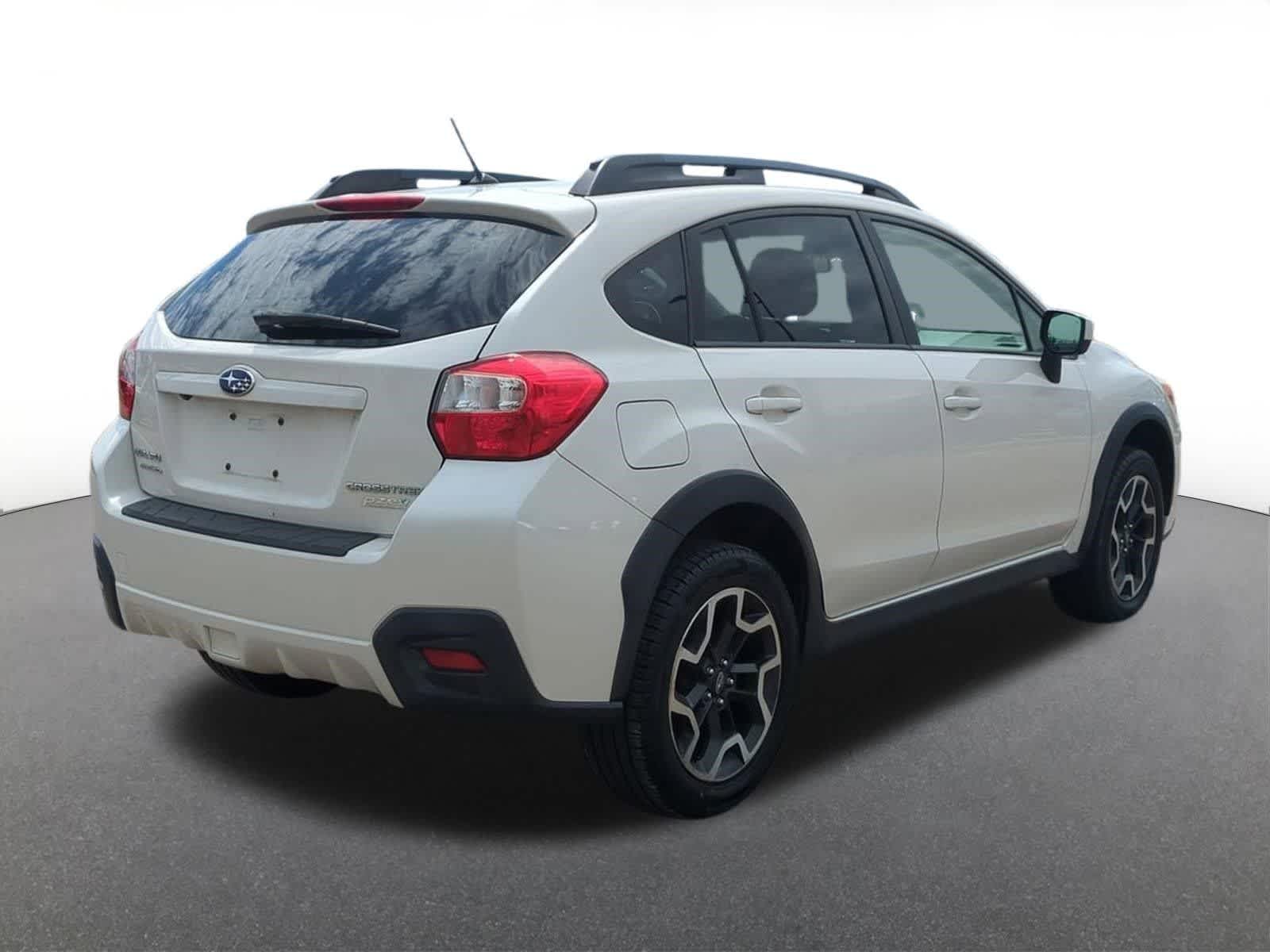 Thumbnail: 2017 Subaru Crosstrek - 6