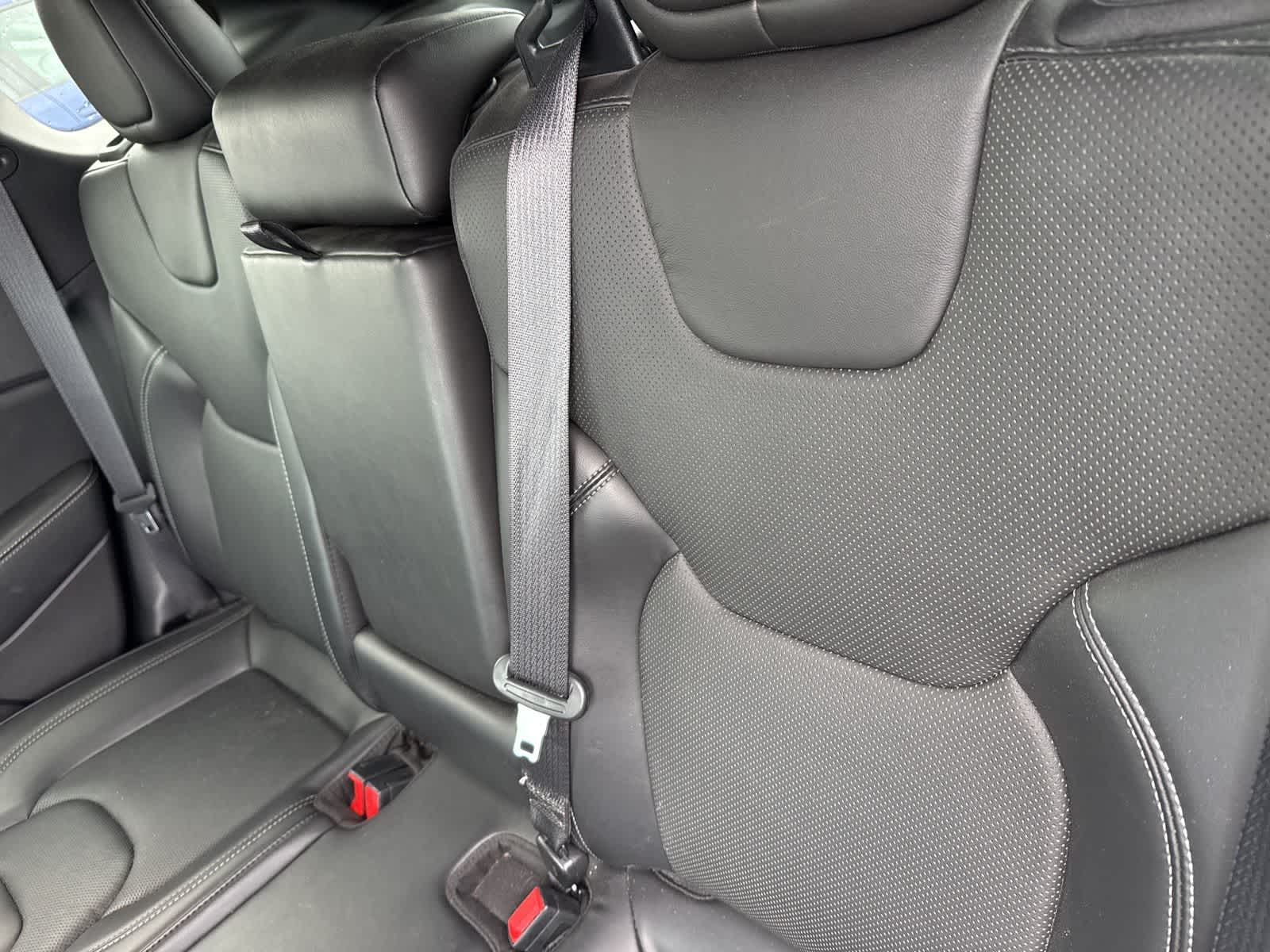 Thumbnail: 2020 Jeep Cherokee - 16