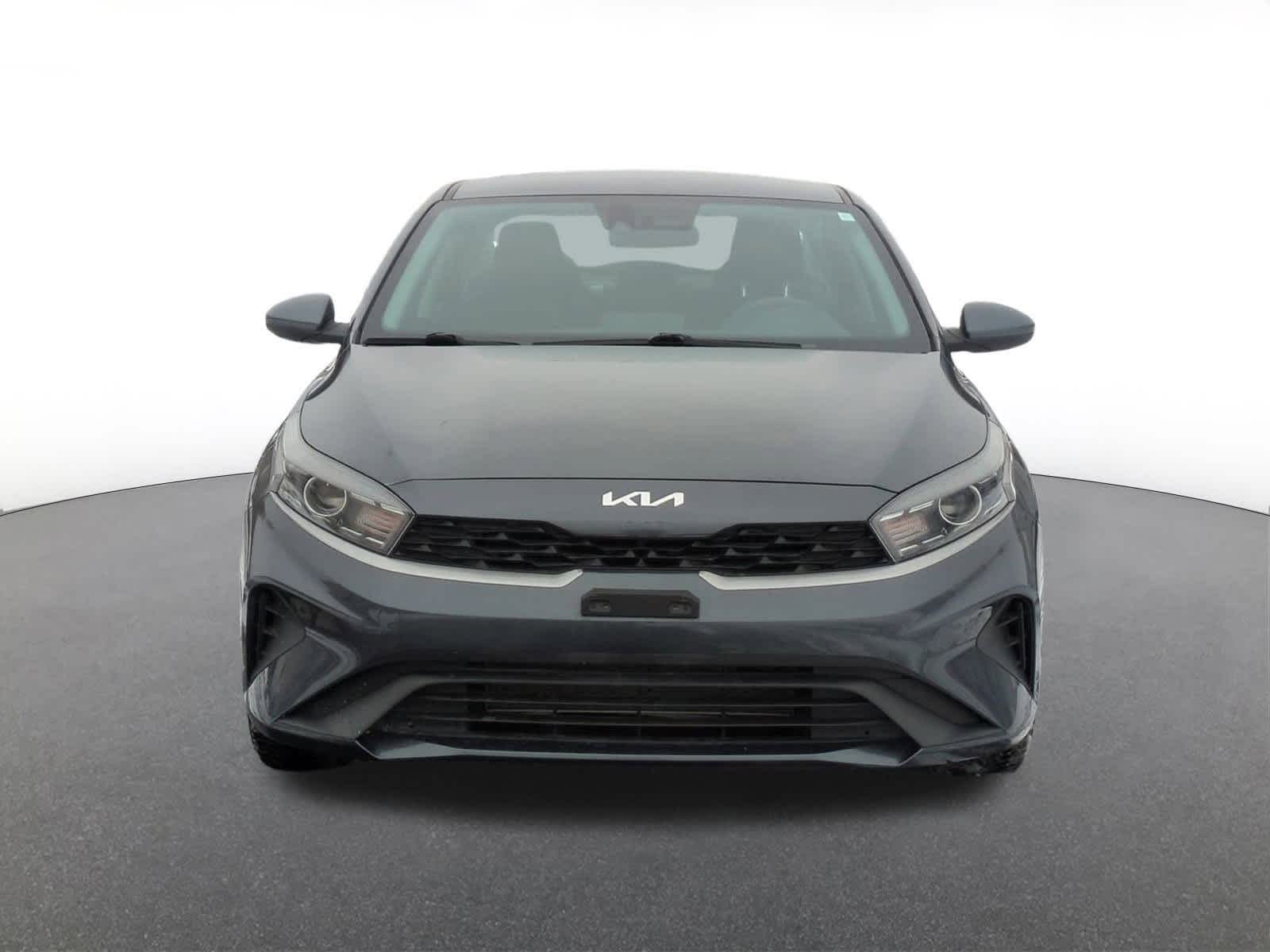 Thumbnail: 2022 Kia Forte - 9