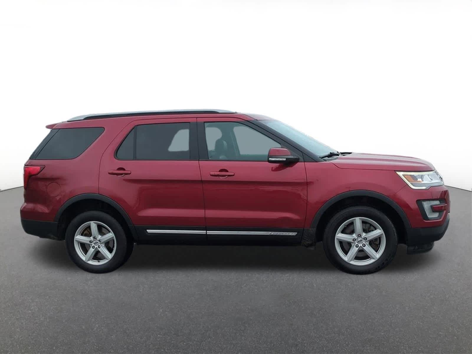 Thumbnail: 2017 Ford Explorer - 7