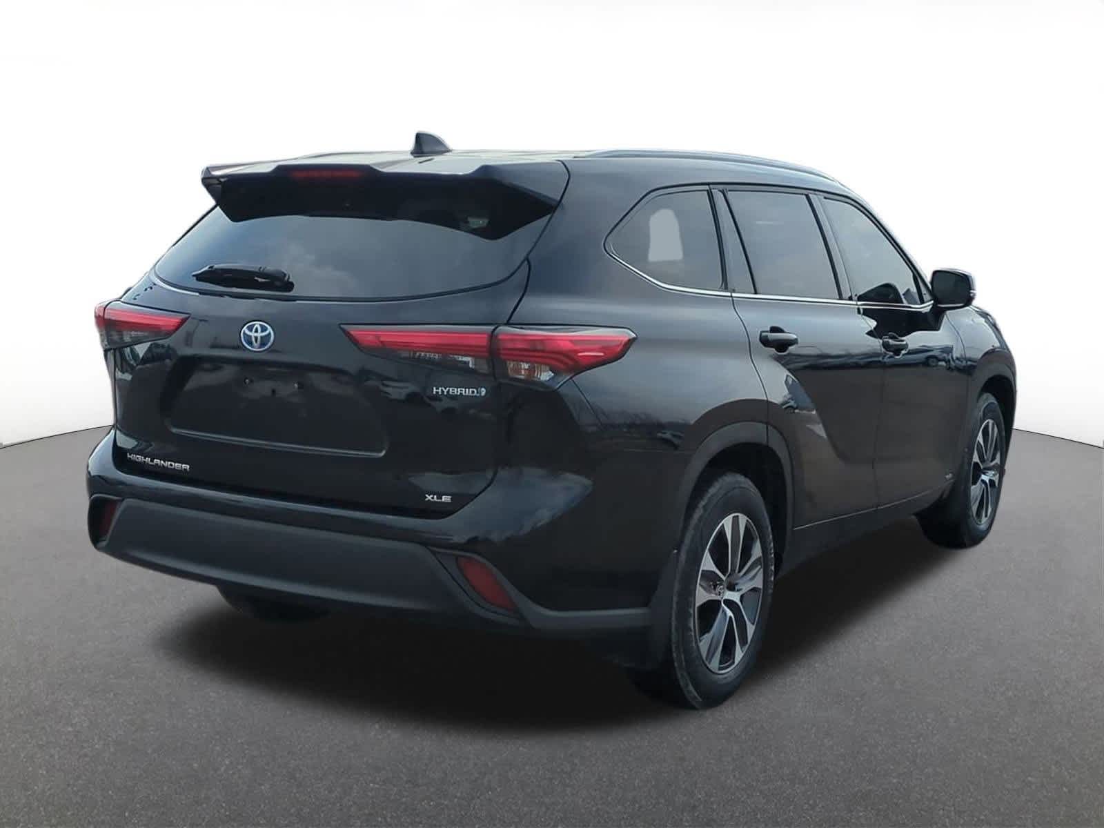 Thumbnail: 2022 Toyota Highlander - 6