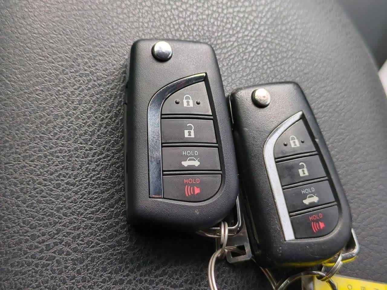 Thumbnail: 2023 Toyota Camry - 32