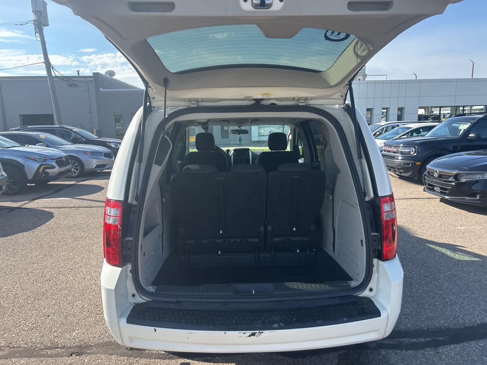 Thumbnail: 2009 Dodge Grand Caravan - 16