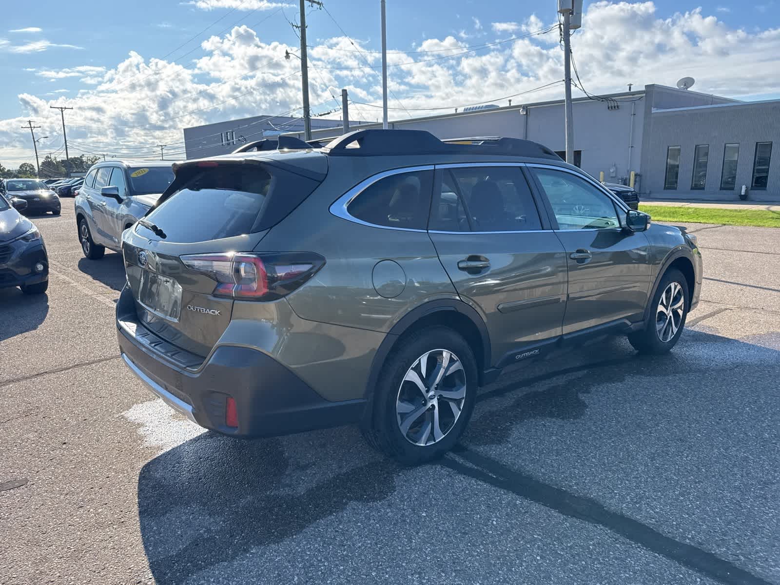 Thumbnail: 2022 Subaru Outback - 3
