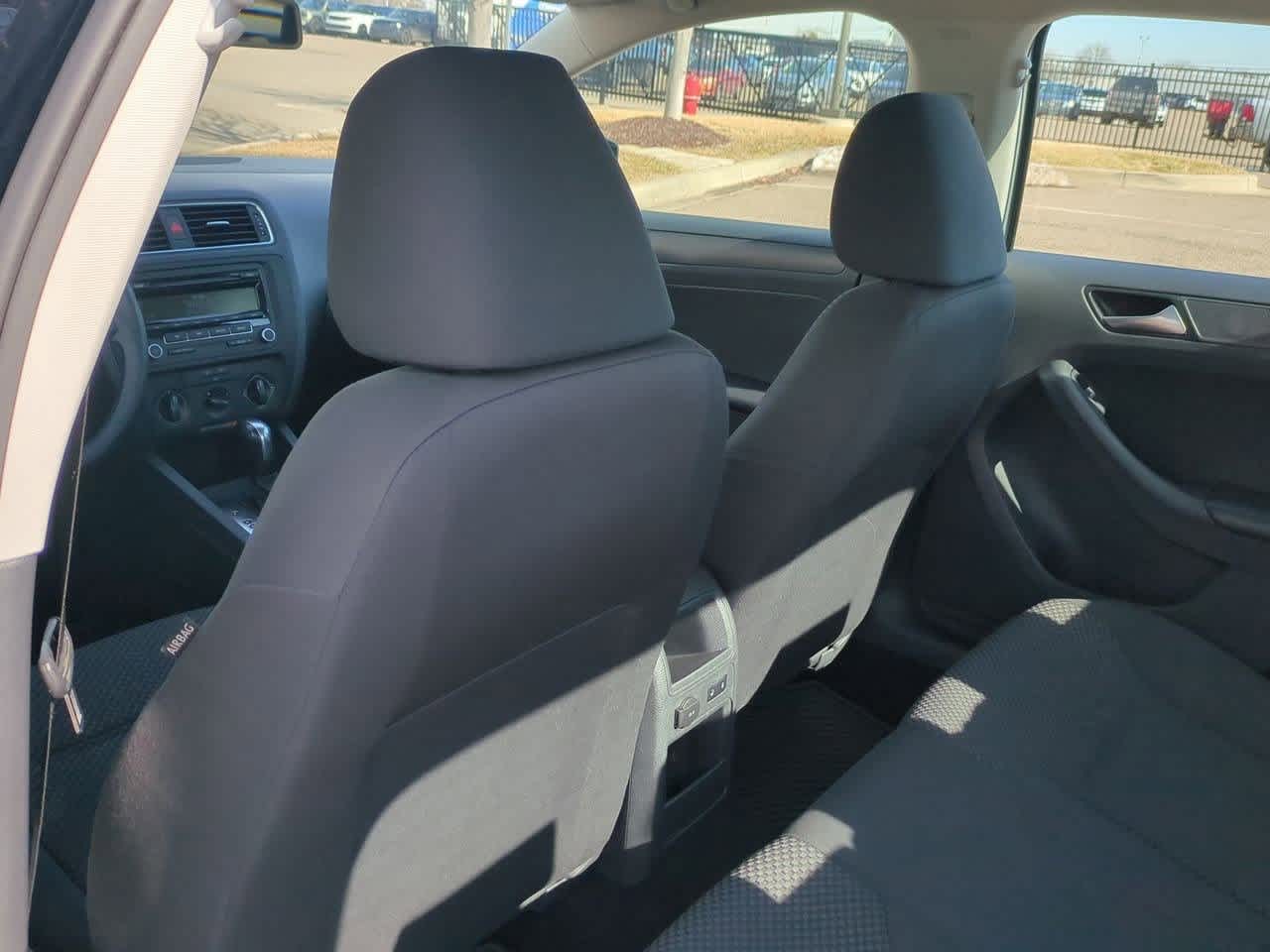 Thumbnail: 2014 Volkswagen Jetta - 17