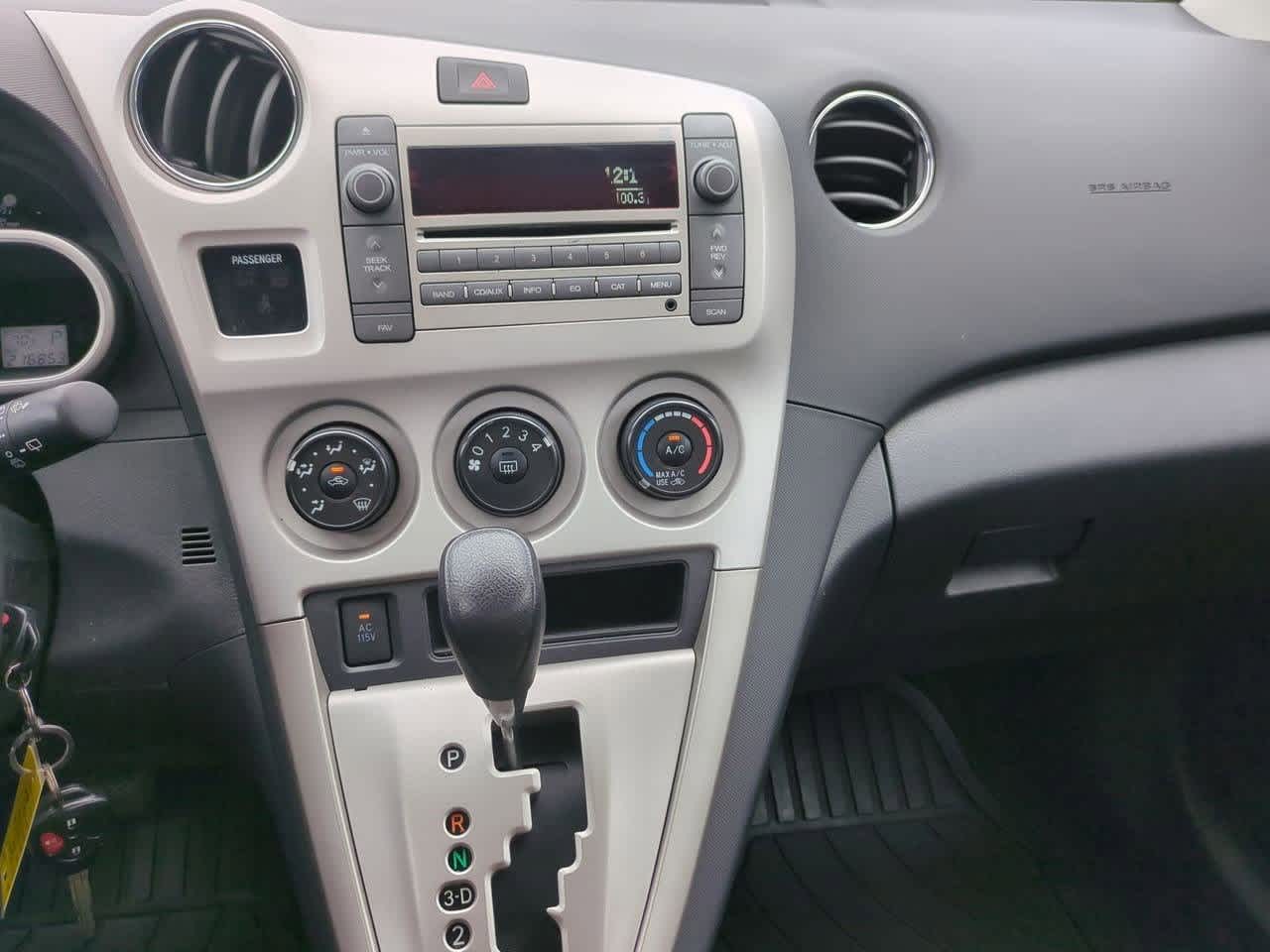 Thumbnail: 2010 Pontiac Vibe - 23