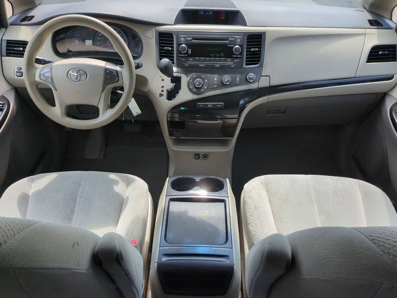Thumbnail: 2011 Toyota Sienna - 13