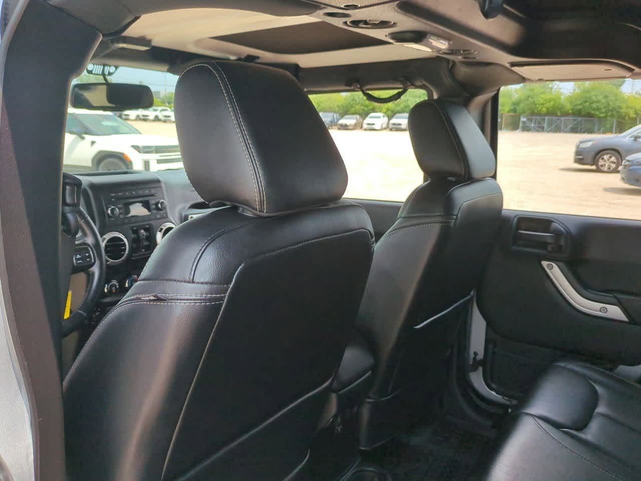 Thumbnail: 2015 Jeep Wrangler - 17