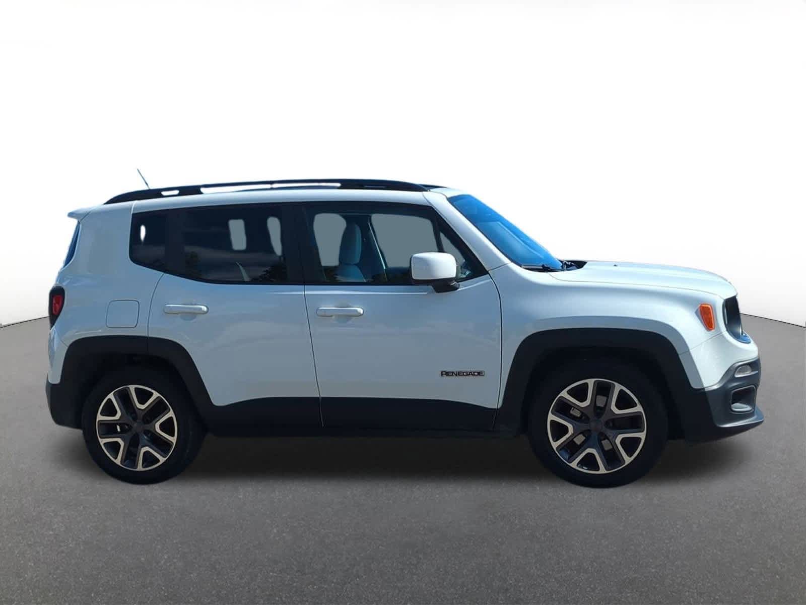 Thumbnail: 2016 Jeep Renegade - 7