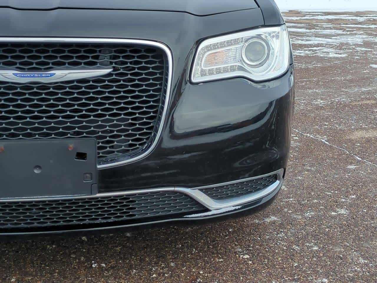 Thumbnail: 2018 Chrysler 300 - 10