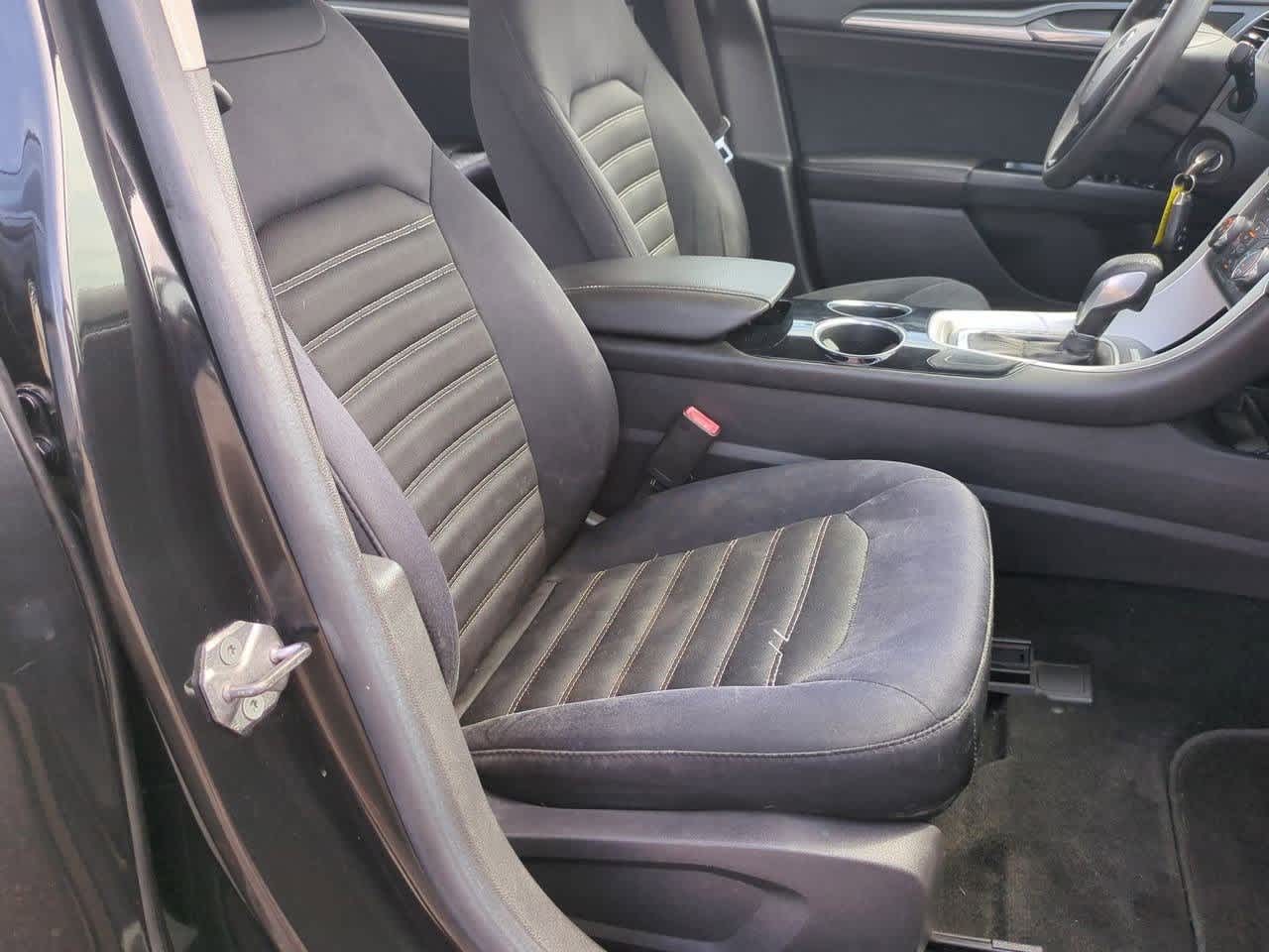 Thumbnail: 2013 Ford Fusion - 19