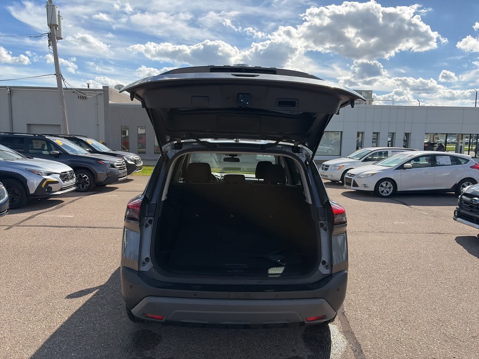 Thumbnail: 2021 Nissan Rogue - 17