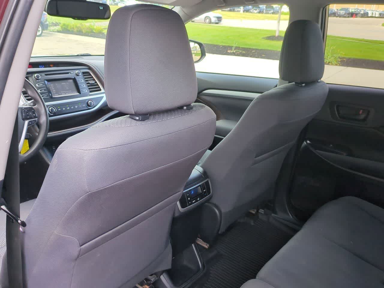 Thumbnail: 2019 Toyota Highlander - 16