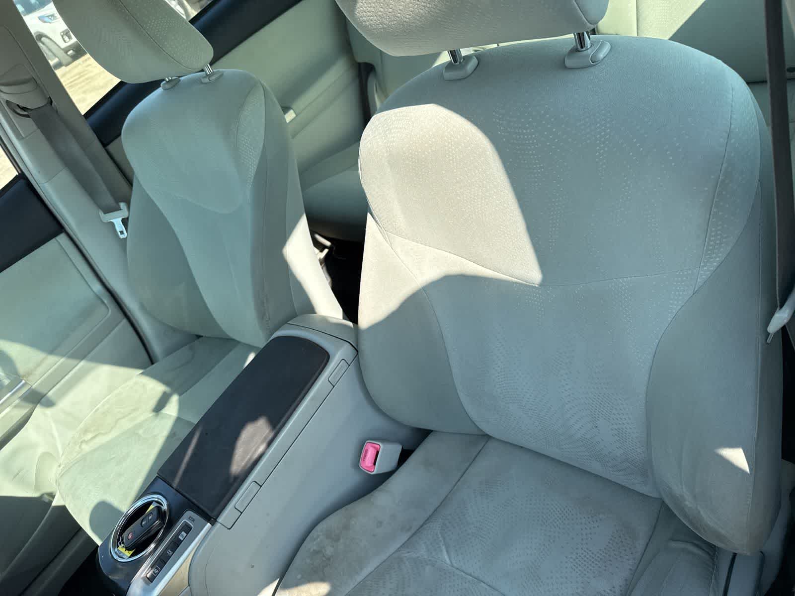 Thumbnail: 2014 Toyota Prius v - 15