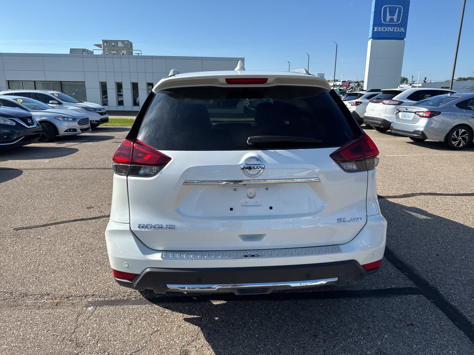 Thumbnail: 2020 Nissan Rogue - 13