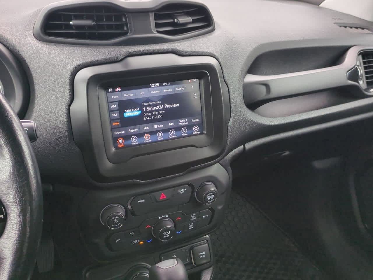 Thumbnail: 2018 Jeep Renegade - 26