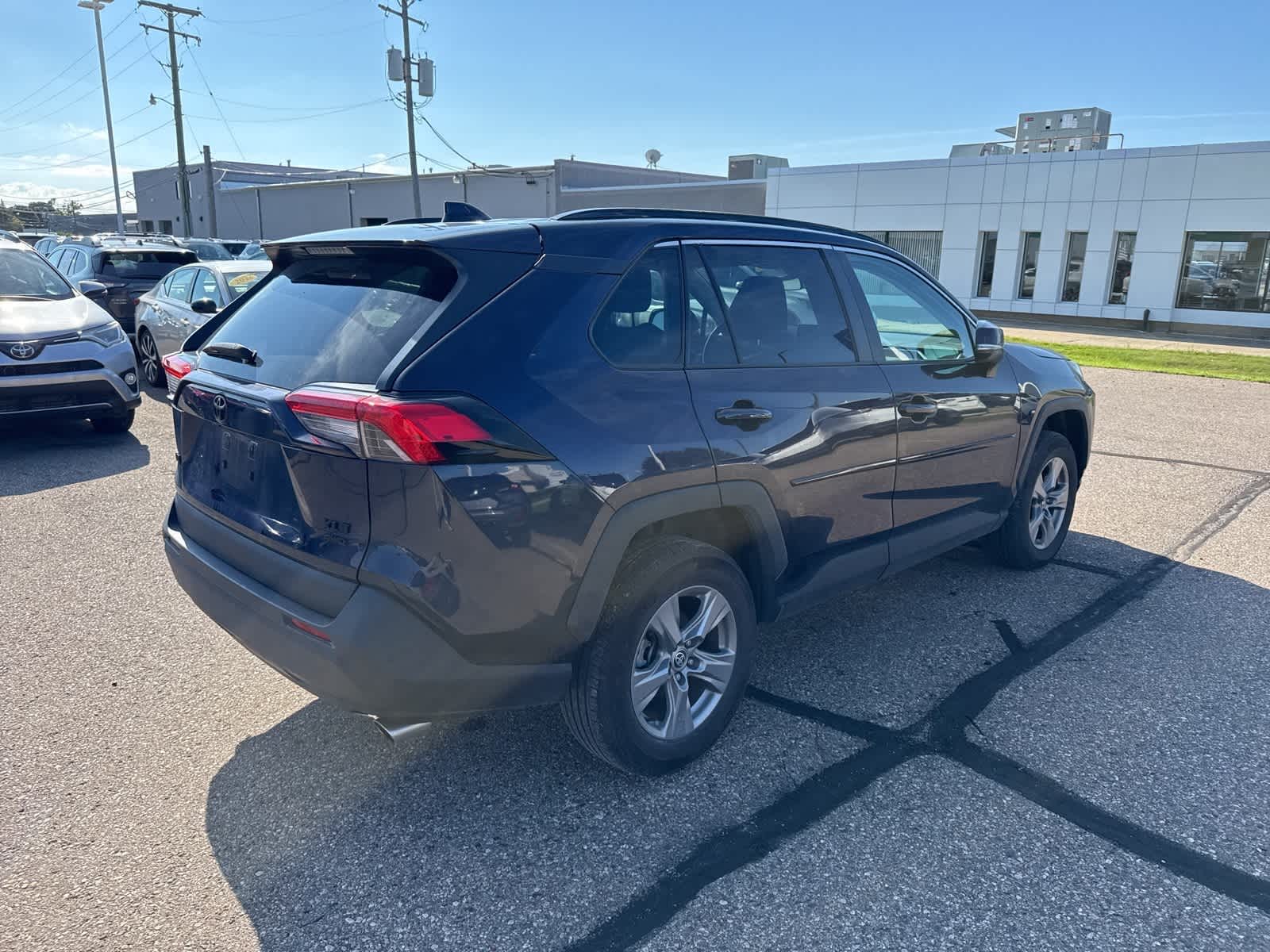 Thumbnail: 2022 Toyota RAV4 - 3