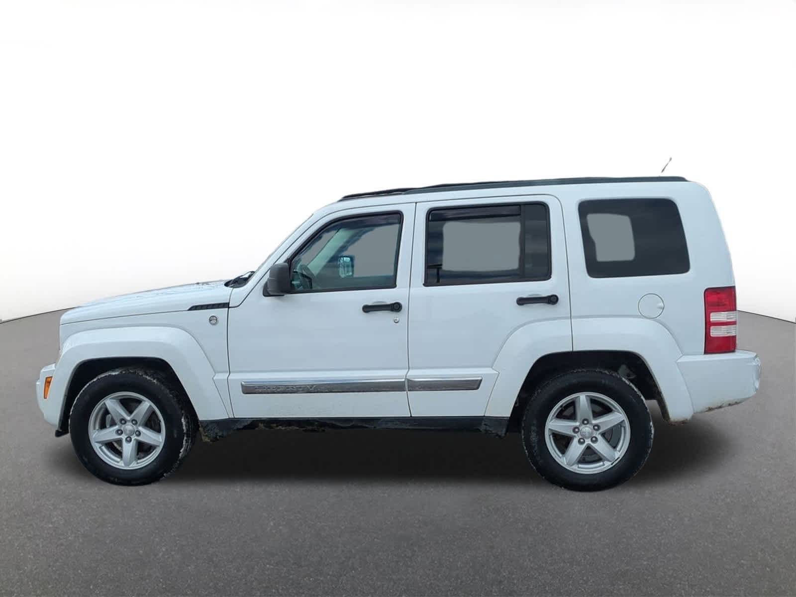 Thumbnail: 2012 Jeep Liberty - 3