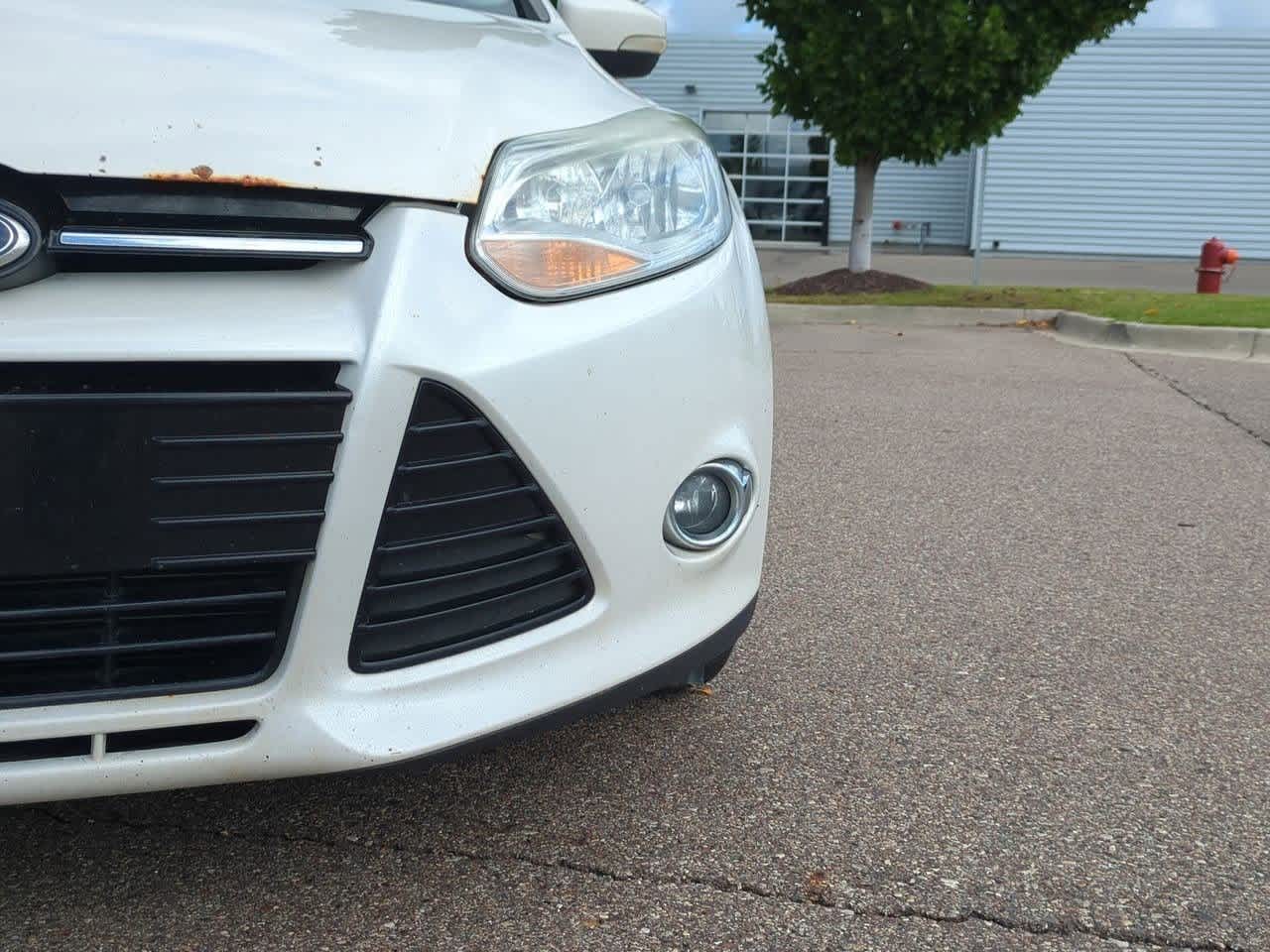 Thumbnail: 2012 Ford Focus - 10