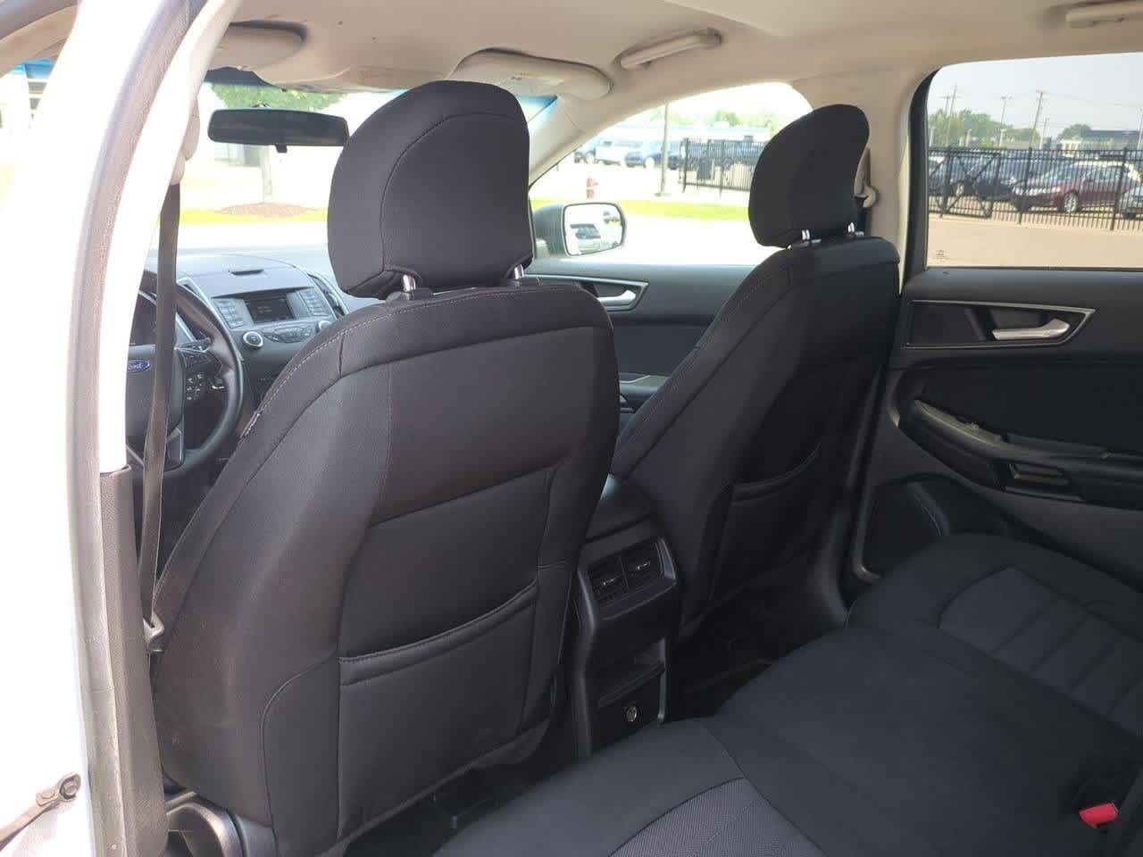 Thumbnail: 2016 Ford Edge - 16
