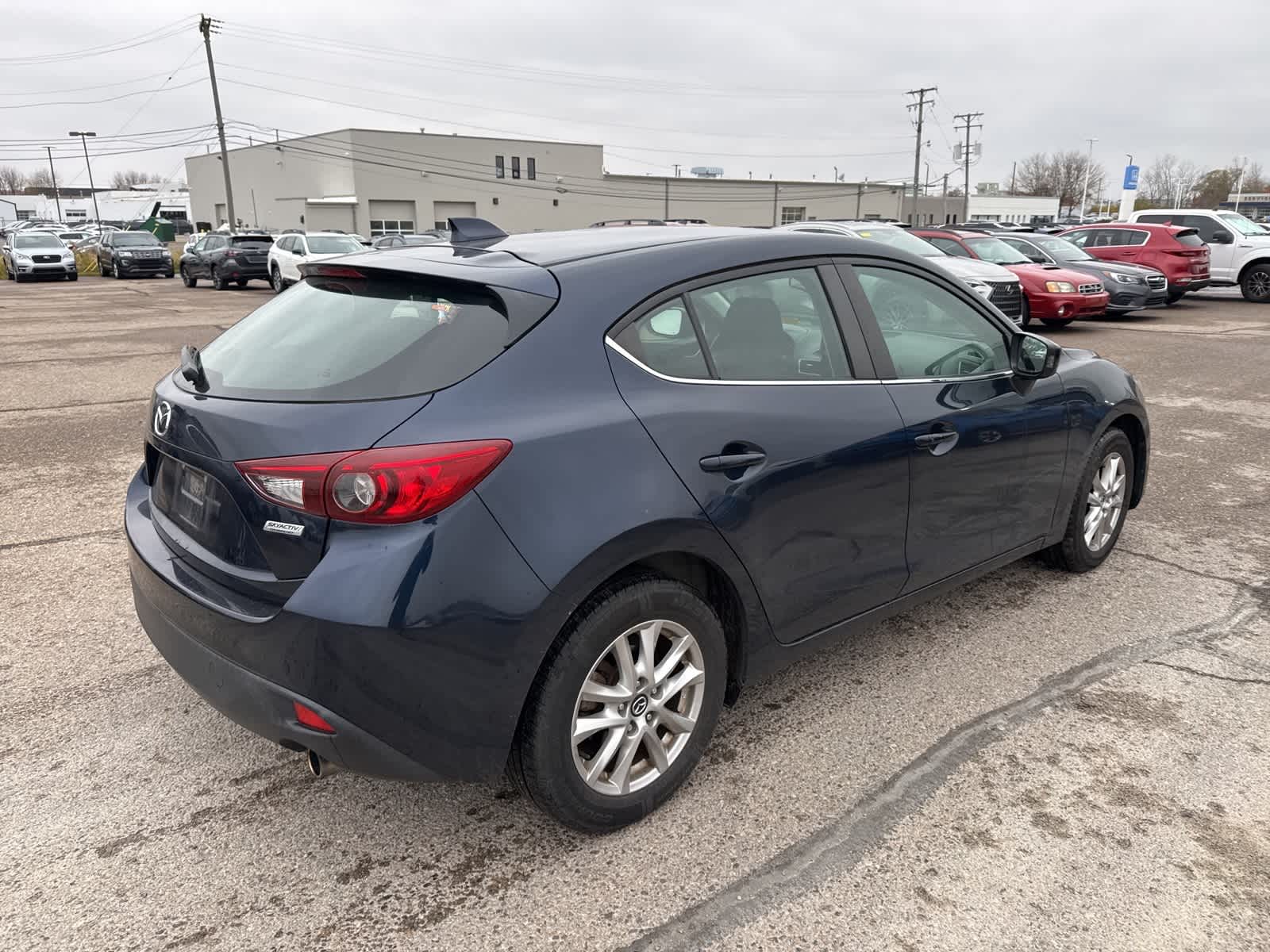 2016 Mazda Mazda3 Touring Hatchback photo 3