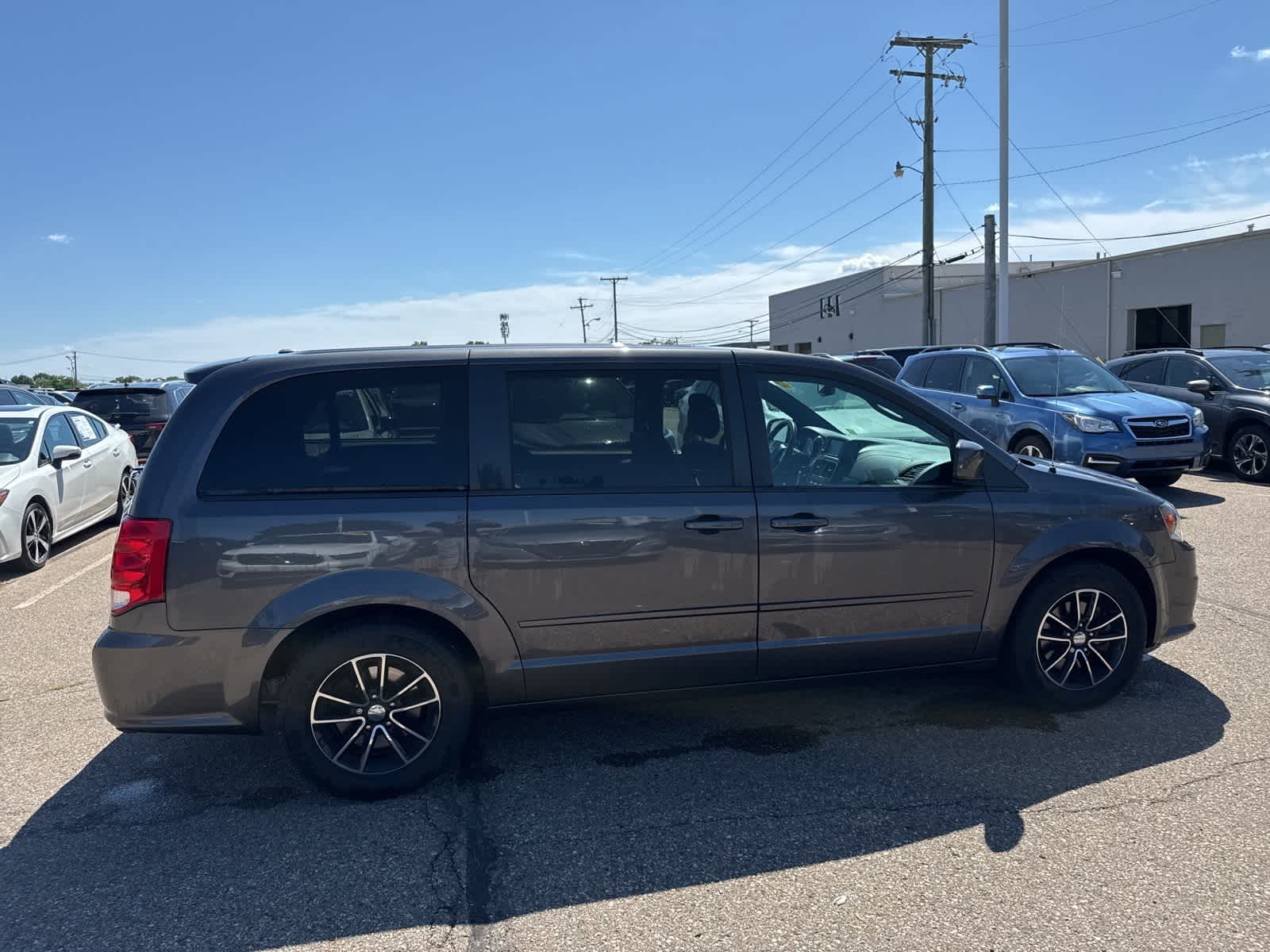 Thumbnail: 2017 Dodge Grand Caravan - 9