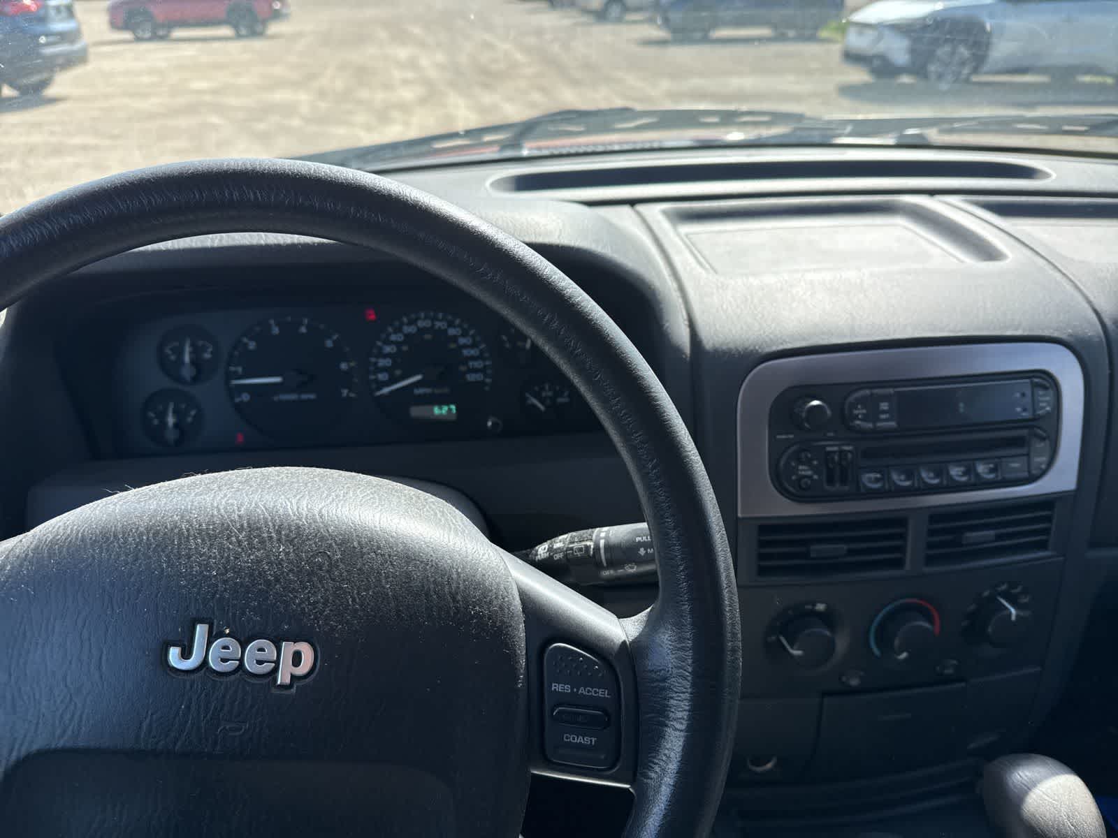 Thumbnail: 2002 Jeep Grand Cherokee - 18