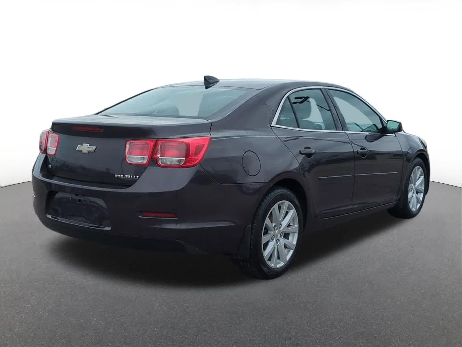 Thumbnail: 2015 Chevrolet Malibu - 6