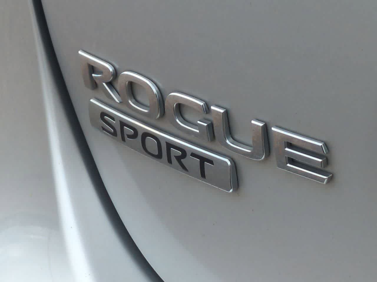 Thumbnail: 2018 Nissan Rogue Sport - 12