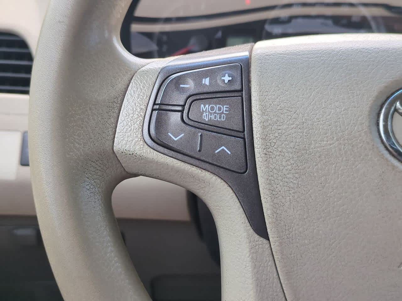 Thumbnail: 2011 Toyota Sienna - 21