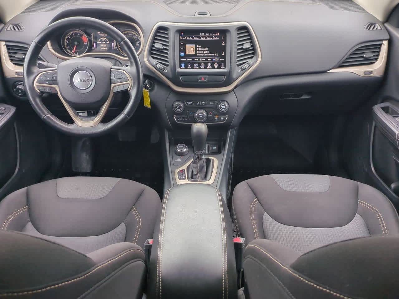 Thumbnail: 2016 Jeep Cherokee - 14