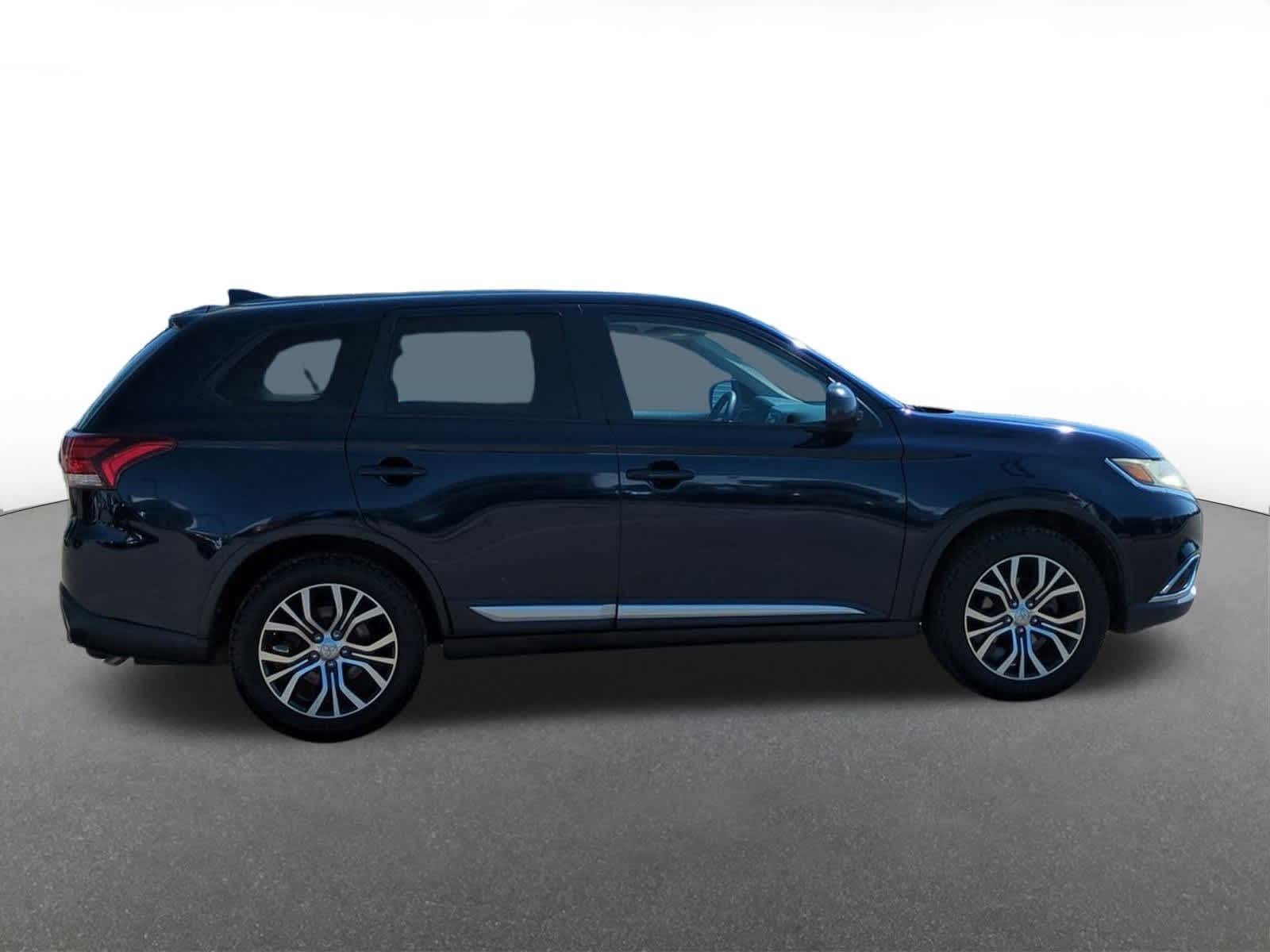 Thumbnail: 2018 Mitsubishi Outlander - 7