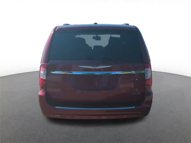 2014 Chrysler Town & Country  5