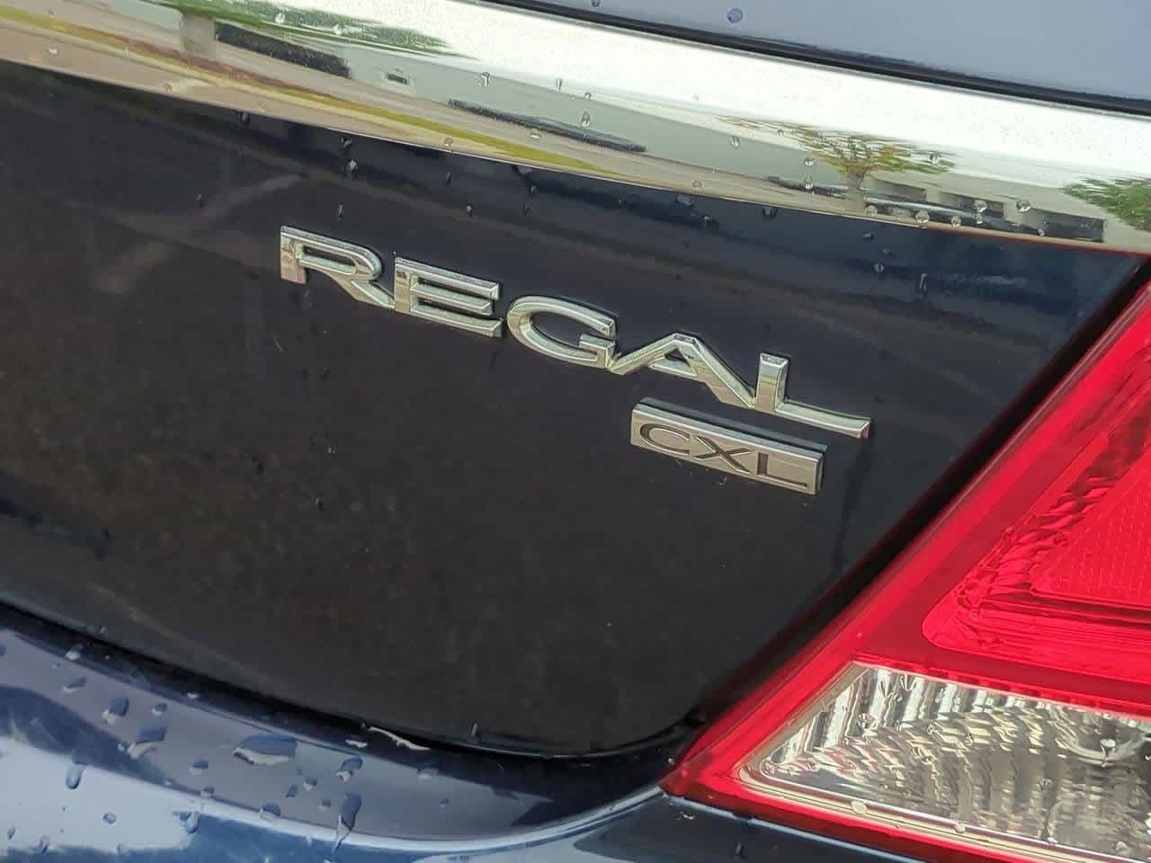 Thumbnail: 2011 Buick Regal - 12