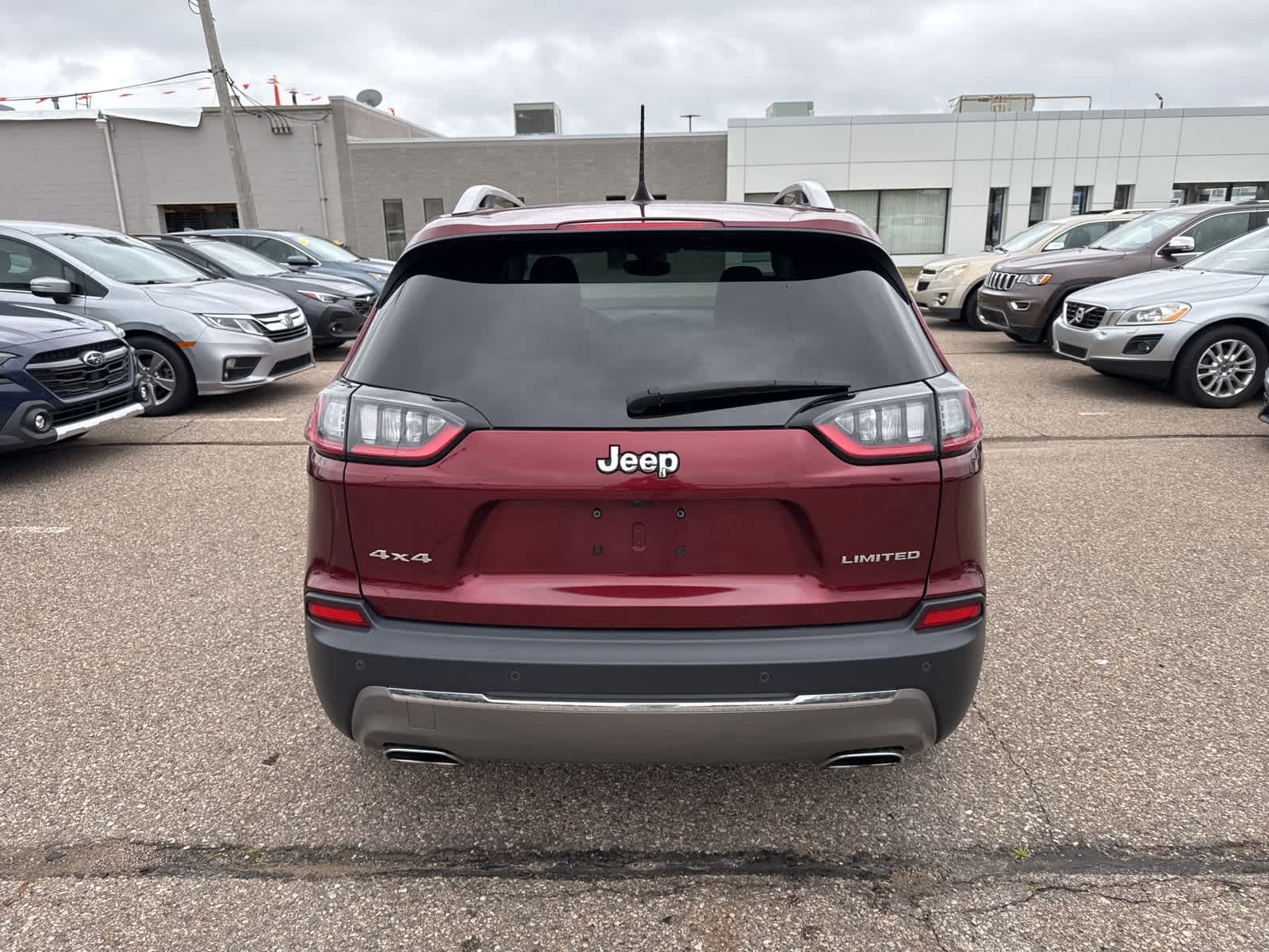 Thumbnail: 2020 Jeep Cherokee - 13