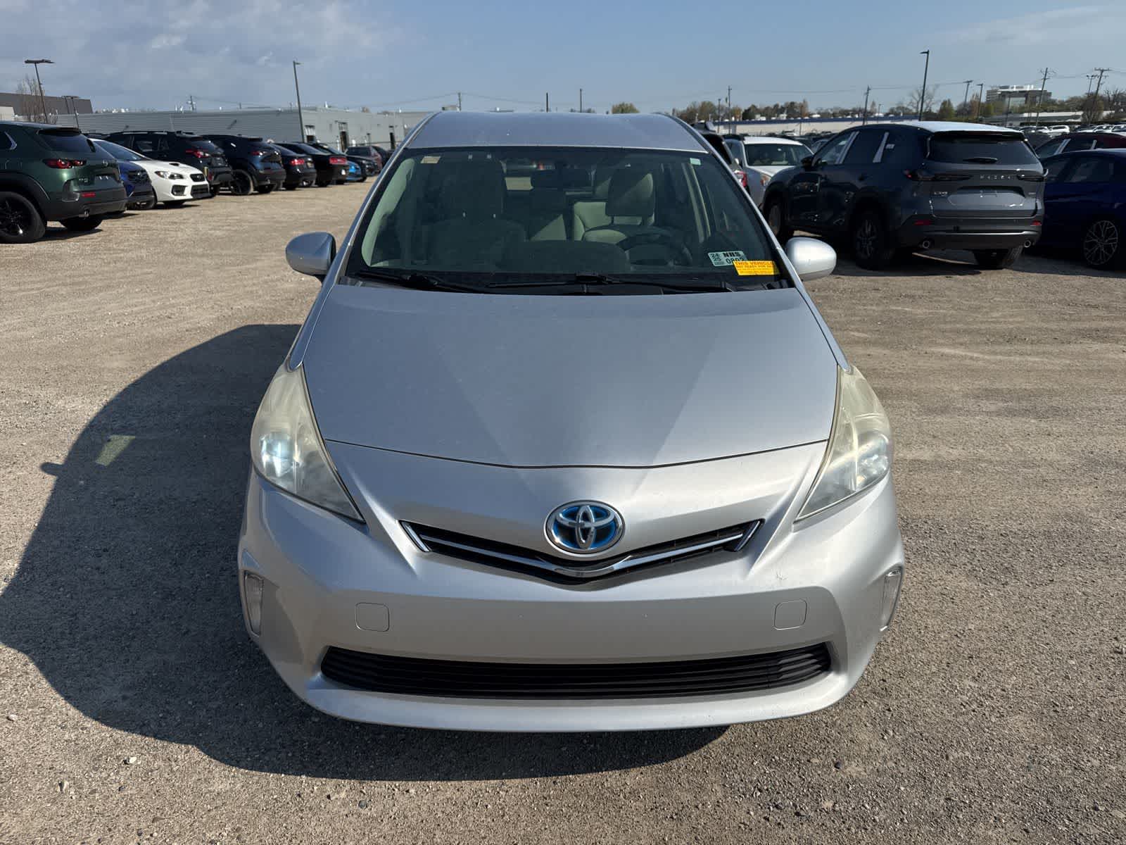 Thumbnail: 2014 Toyota Prius v - 10