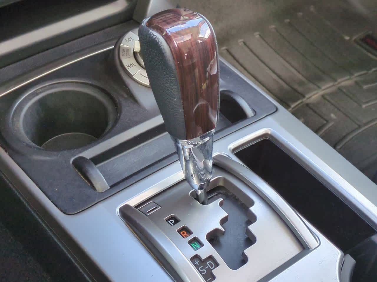 Thumbnail: 2016 Toyota 4Runner - 25