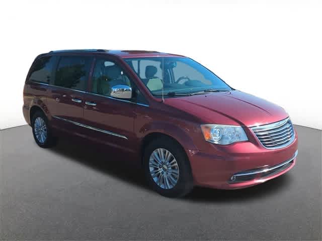 2014 Chrysler Town & Country  8