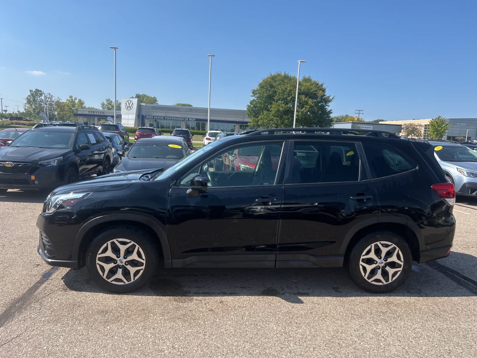 2023 Subaru Forester Premium photo 2