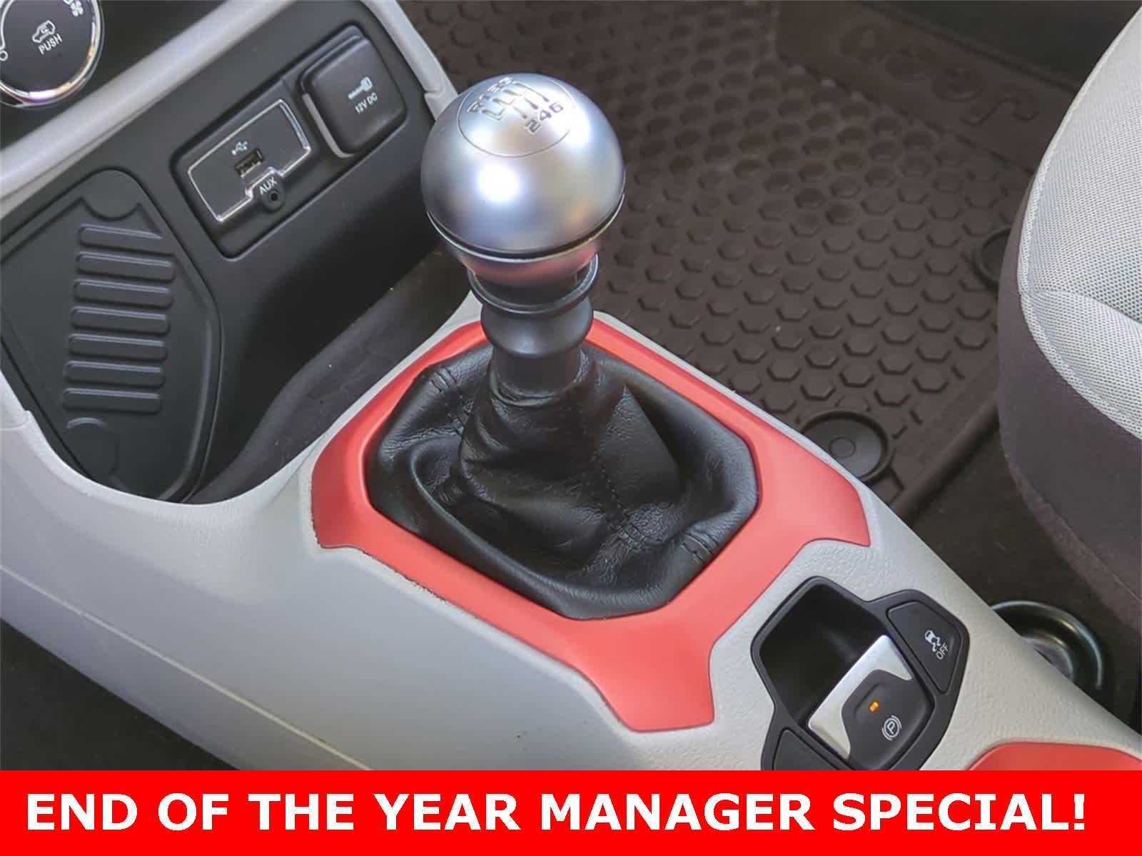 Thumbnail: 2016 Jeep Renegade - 29