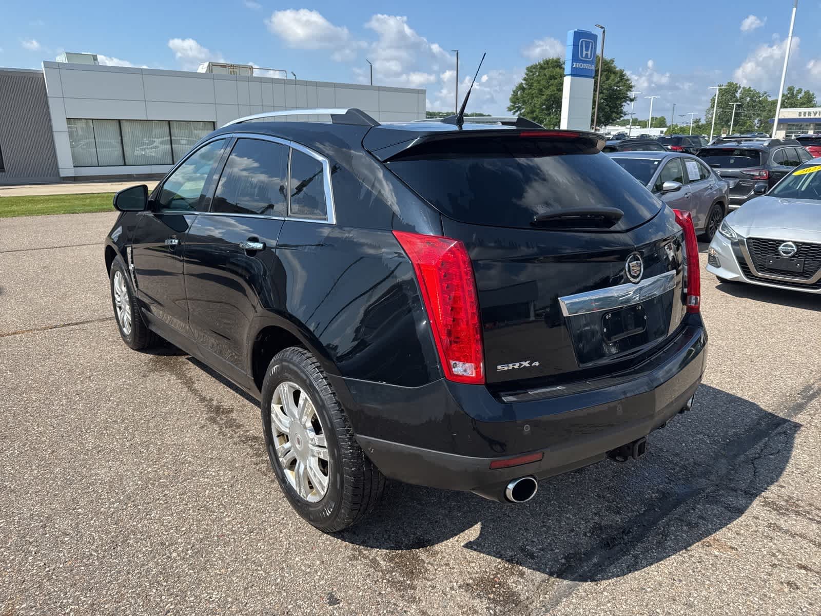 Thumbnail: 2011 Cadillac SRX - 2