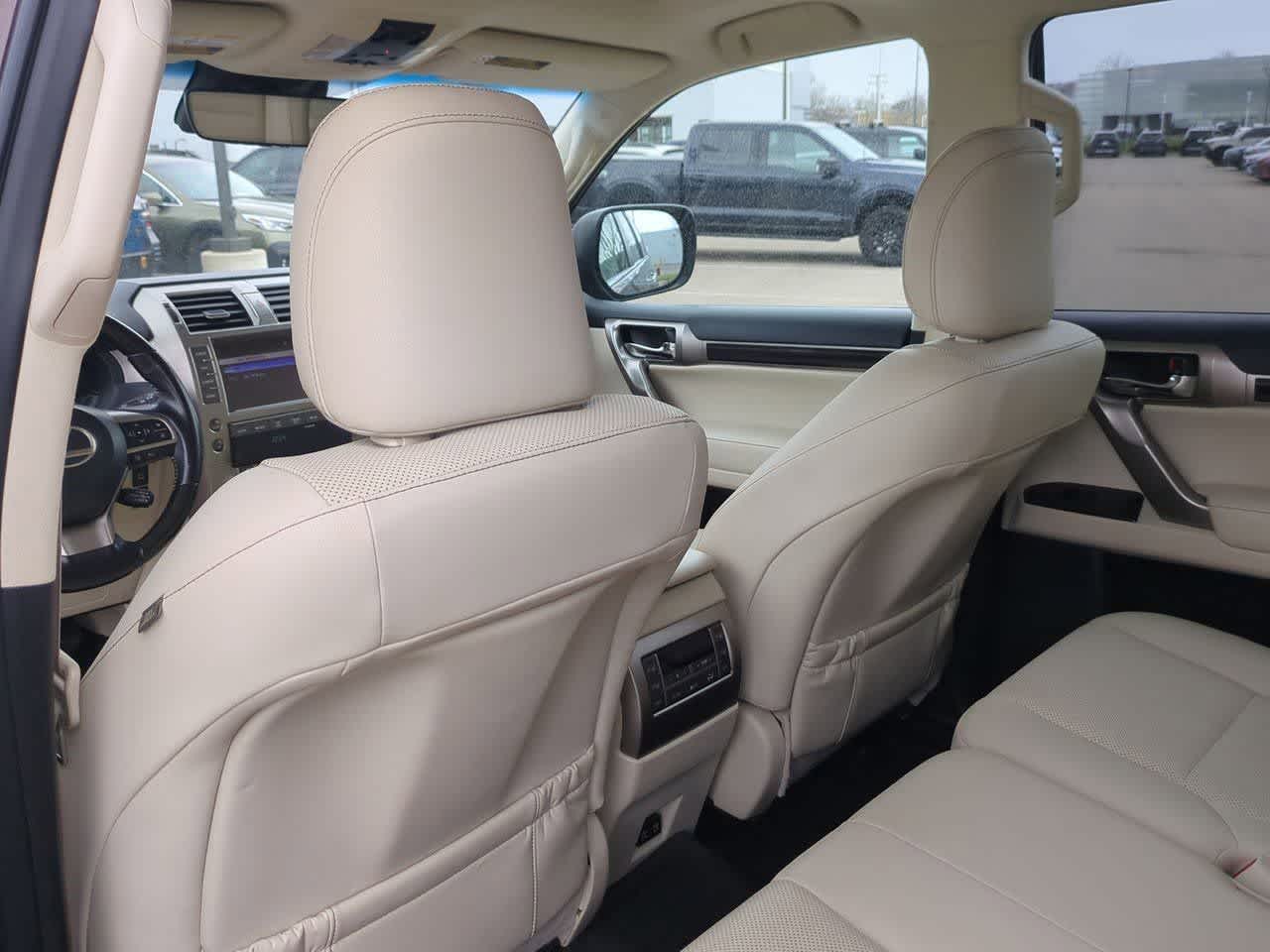 Thumbnail: 2020 Lexus GX - 17