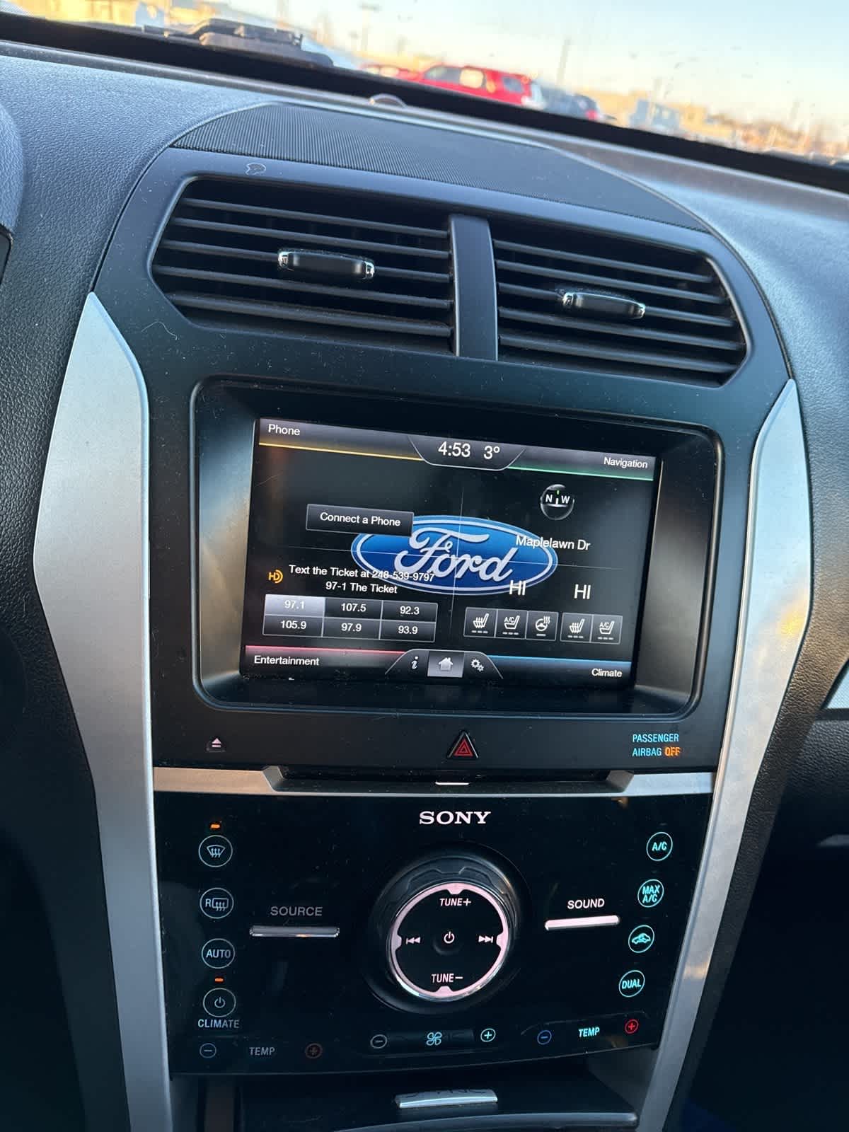 Thumbnail: 2015 Ford Explorer - 19