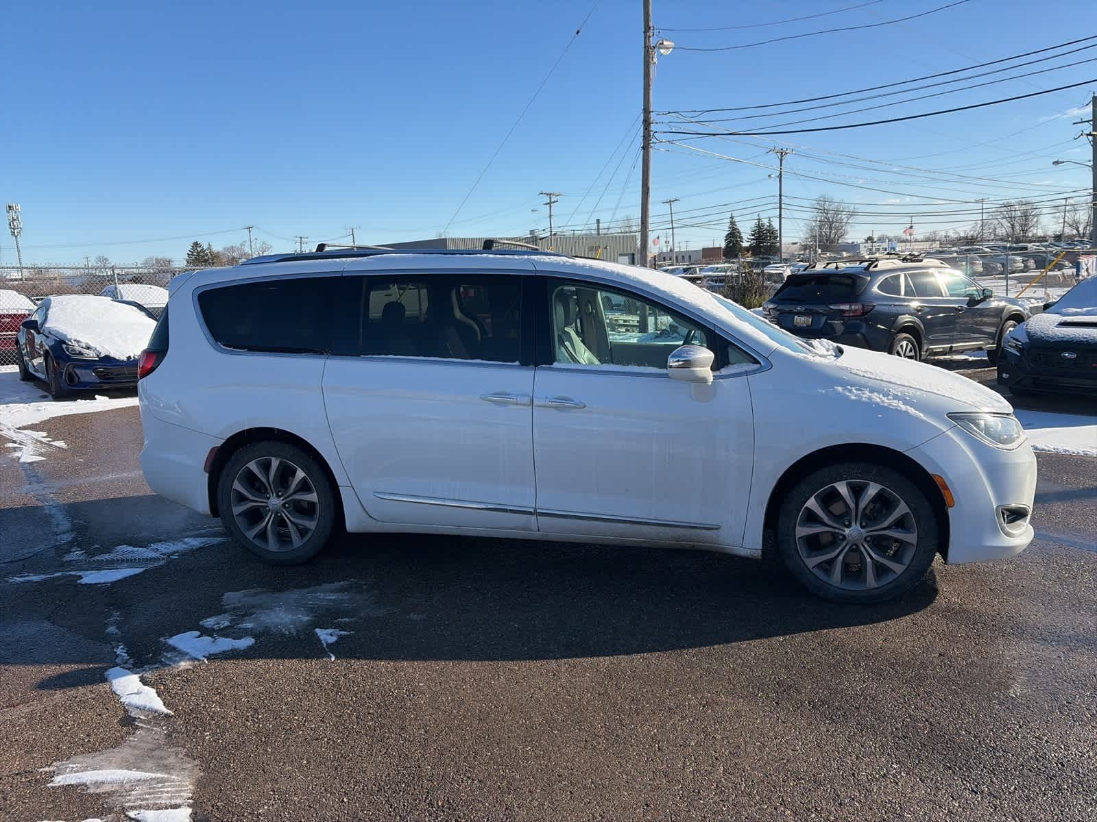 Thumbnail: 2018 Chrysler Pacifica - 5