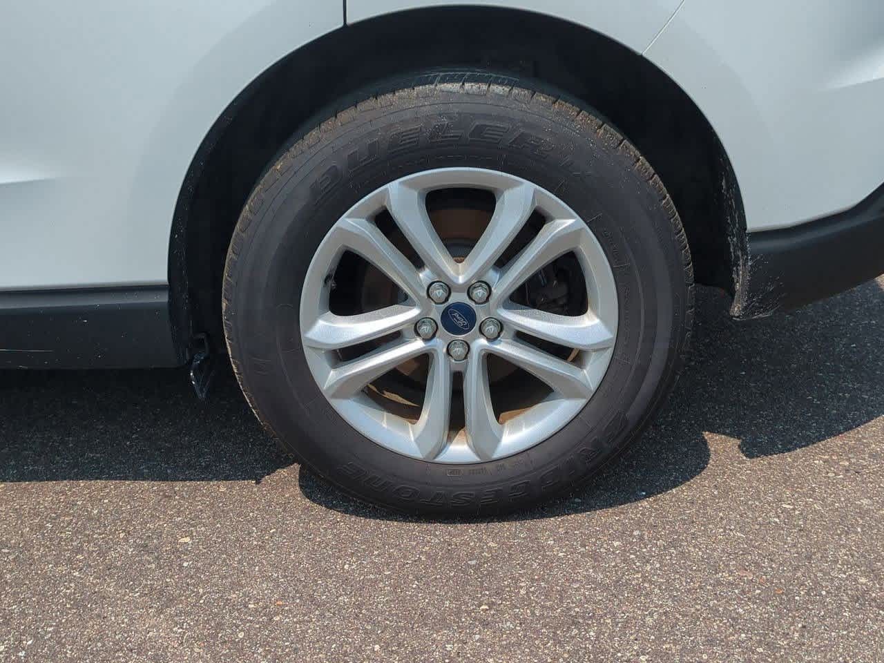 Thumbnail: 2016 Ford Edge - 12