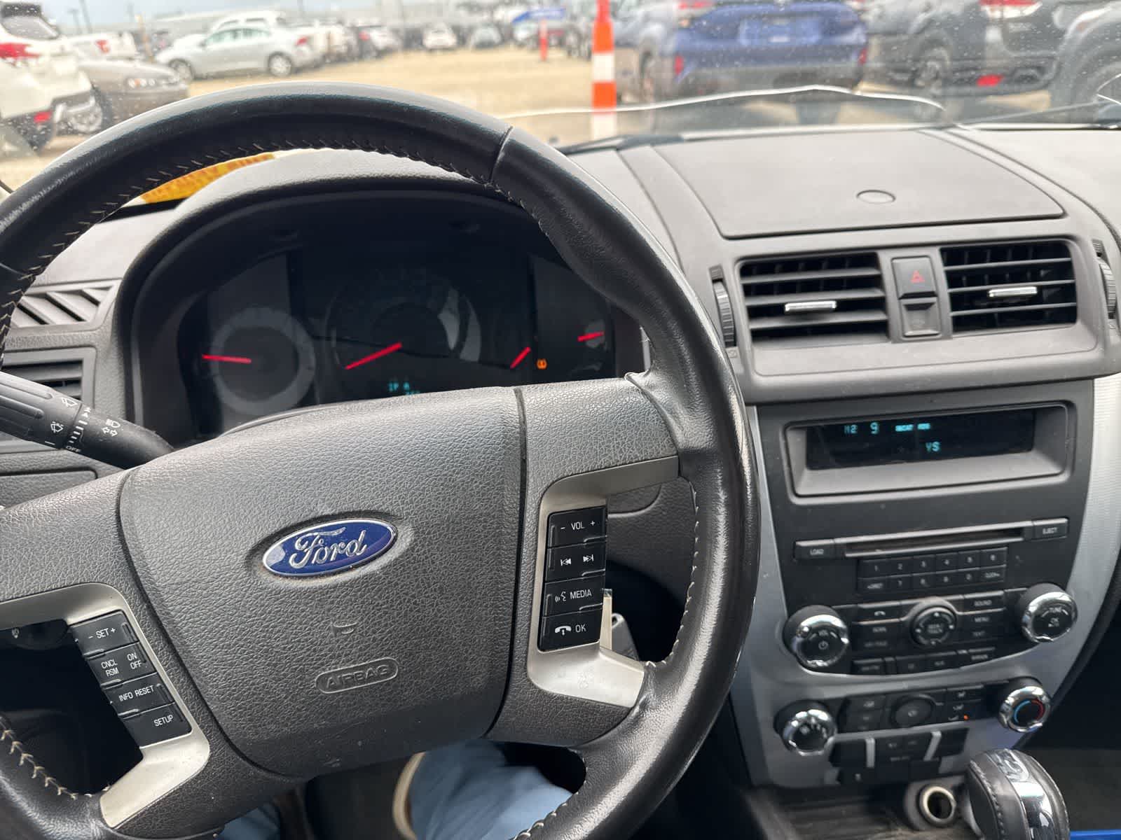 Thumbnail: 2010 Ford Fusion - 18