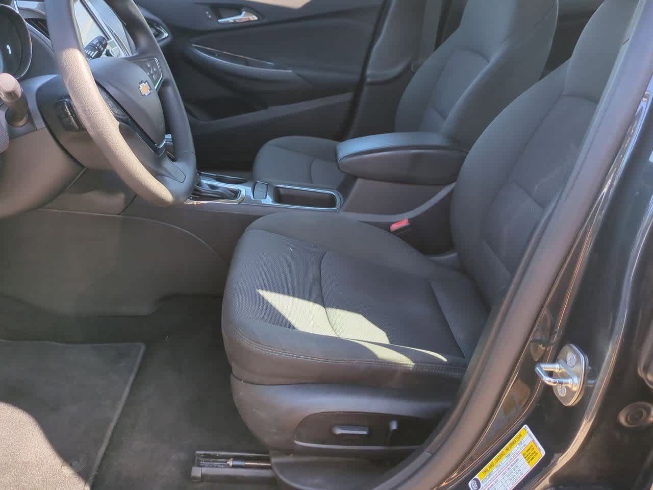Thumbnail: 2018 Chevrolet Cruze - 14
